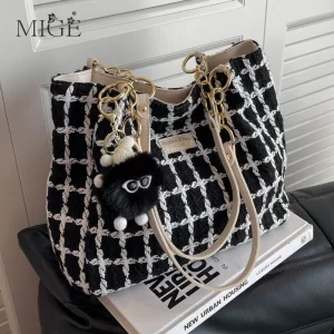Fashion Handbag Checkered Tote Bag Canvas Chain Shoulder Bag Women Underarm Bags Knitting Designer Wrist Pouch for Women 2022
